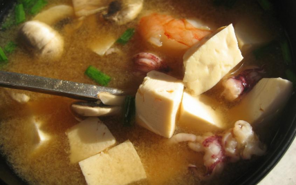 Soupe miso réconfortante - Photo par Eat Design