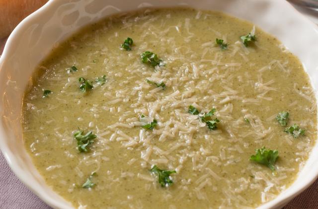 Soupe de brocolis au parmesan - Photo par 750g