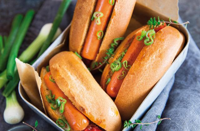 Mini hot dog, saucisses végétales - Photo par Tartex