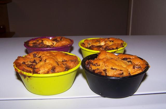 Muffins aux pépites de chocolat savoureux et dorés - Photo par kammo-mille