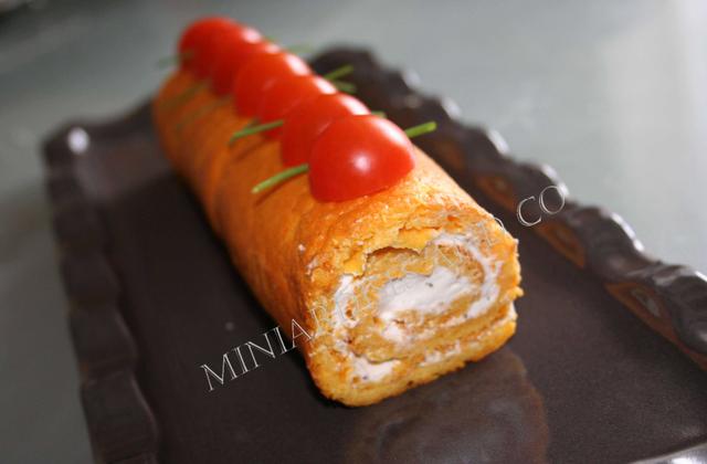 Roulé de tomate au fromage - Photo par sophroch