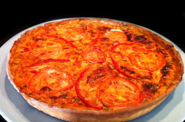 J'ai attrapé un coup de soleil ! Quiche écarlate: tomate-mozza-poivron ! - Photo par wonderalice