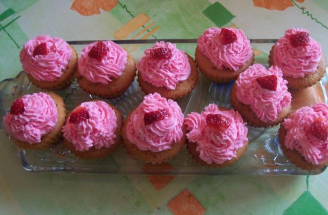 Cupcake aux fraises - myriamKss