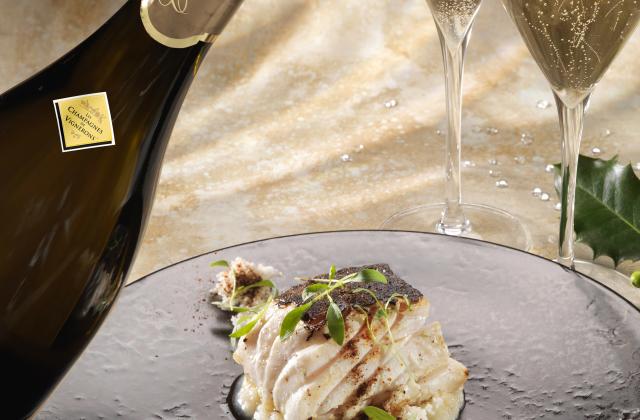 Cabilaud aux topinambours texture à la vanille avec un champagne de vigneron blanc de noirs - Photo par Les Champagnes de Vignerons