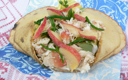 Salade de crabes, salicorne, pourpier, herbes et pêches - Photo par Chef Damien