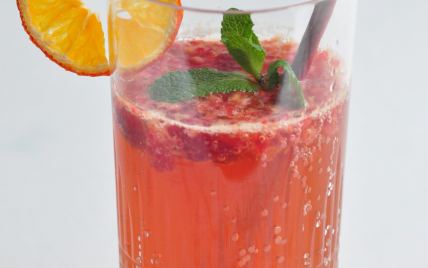 Cocktail au cidre, à la mandarine Napoléon et aux framboises - Photo par Mamina