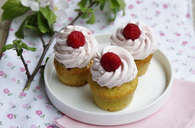 Mini cupcakes pistache et framboises - Photo par nonnapapera