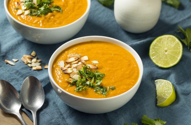 Velouté de patates douces au lait de coco et tartines - Photo par 750g