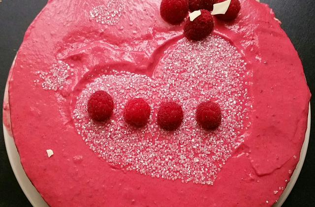 Dessert de Noël au biscuit rose, lemon curd et mousse de framboise - Photo par Communauté 750g