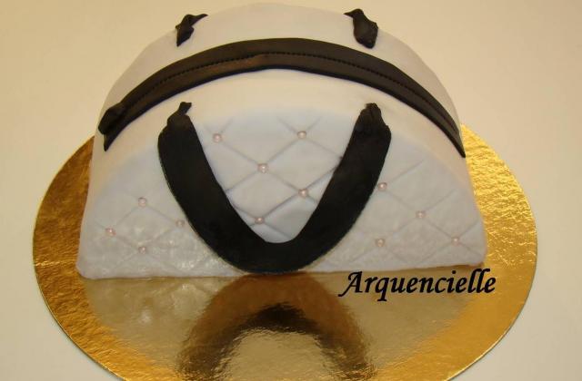 Gâteau 3D décoré en pâte à sucre - arquen