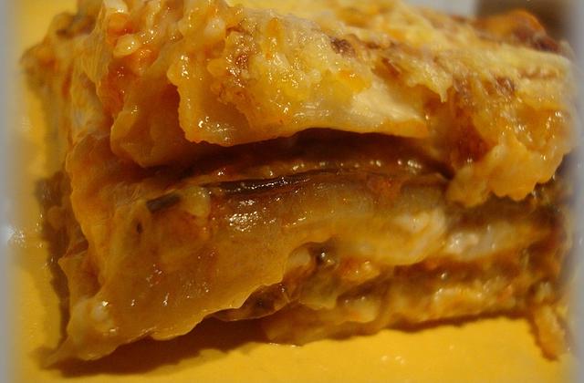 Lasagnes aux crevettes, aux aubergines et au coulis de poivron - Photo par annecoK