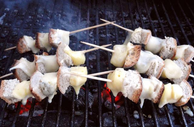 Brochettes pain-fromage pour barbecue - jojo74540