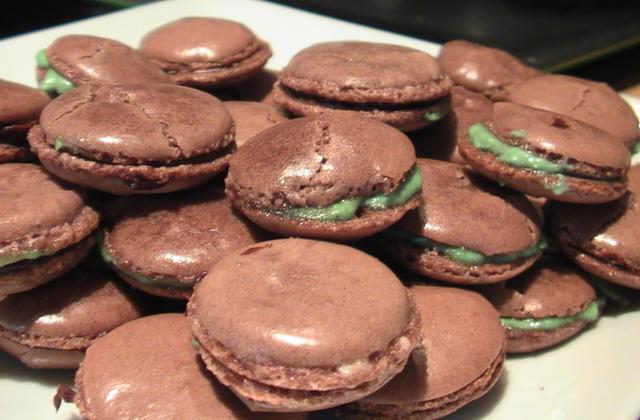 Macarons chocolat et pistache - Photo par cilou83
