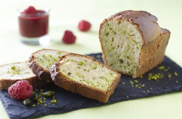 Cake marbré à la pistache et coulis de fruits rouges - Pure Via