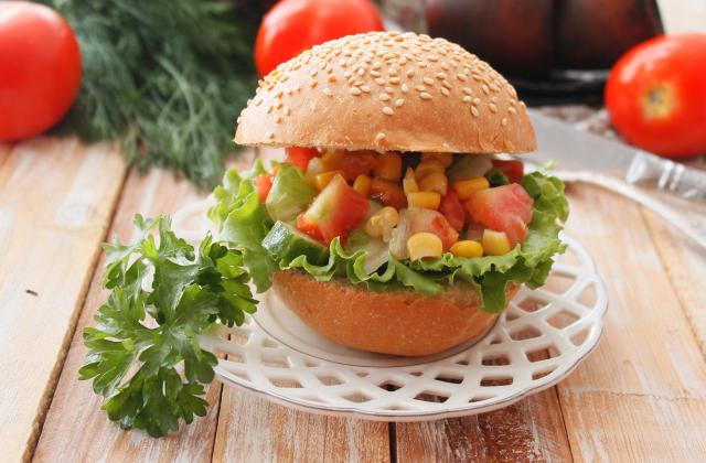 Ces 5 recettes indispensables de burgers pour l'été - 750g