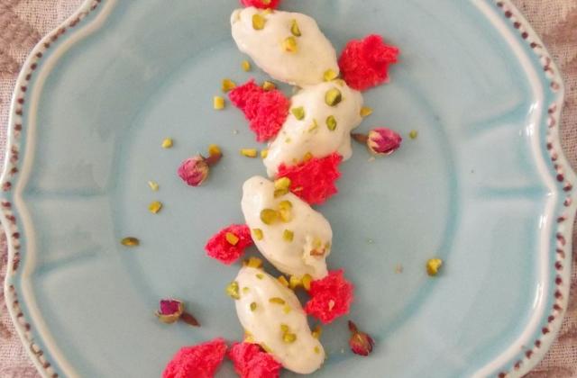 Kulfi et sponge cake à la rose - Photo par chachoualacreme