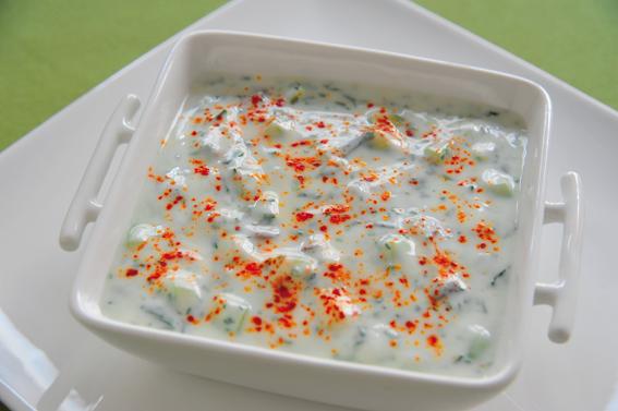 Soupe de yaourt glacée aux couleurs basques - Photo par La Maison du Piment d'Espelette
