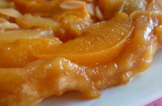 Tarte tatin en duo de pêches - Photo par magalie3