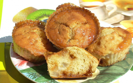 Petits fondants aux poires cœur caramel au beurre salé - La soupe à la citrouille