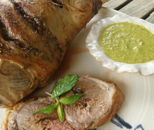 Gigot d'agneau salsa menthe verte - Photo par mrogge