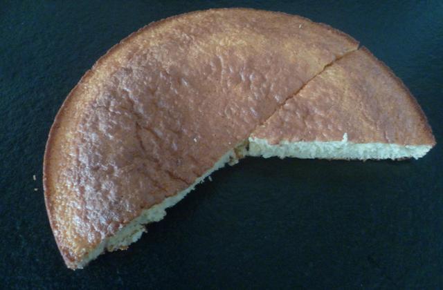 Le gâteau au yaourt maison - Photo par margotkT