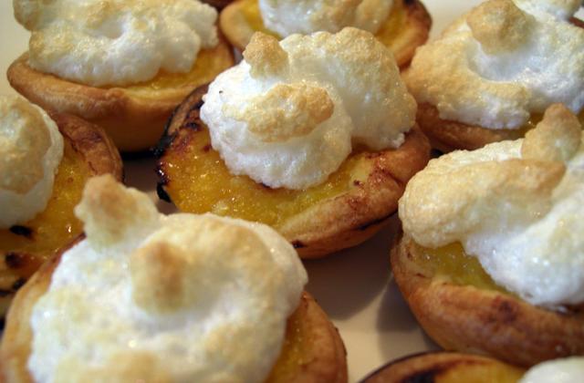 Mini-tartelettes au citron meringuées - Photo par Le Chaudron de la Louve