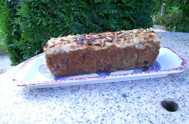 Cake aux framboises nappé d'amandes - Photo par lego51