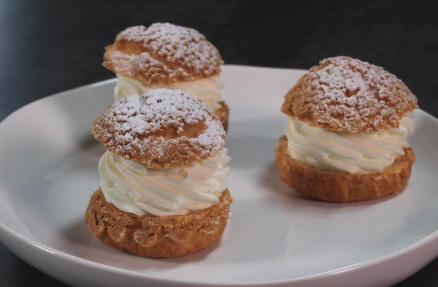 Choux chantilly au craquelin - Photo par Chef Régis