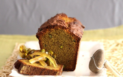 Cake aux pistaches, caramel et orangettes - Photo par uncuis