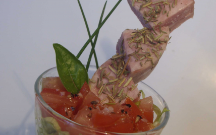 Brochette de saucisson cuit à l'ail et herbes de Provence - Photo par BerqueretVincent