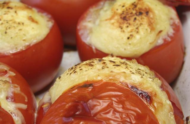 Tomates de petits chèvres chauds à la moutarde - Amora