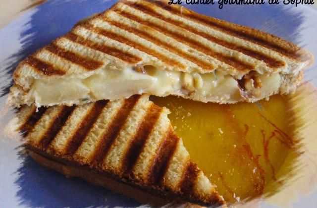 Croque monsieur poires, fourme d'Ambert, noix - Photo par Sophie21