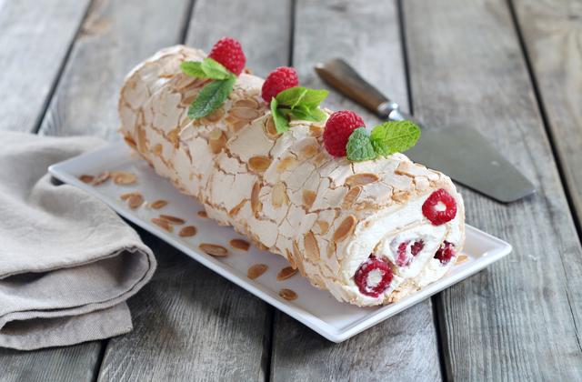 Gâteau roulé meringé aux fruits rouges - Photo par Silvia Santucci