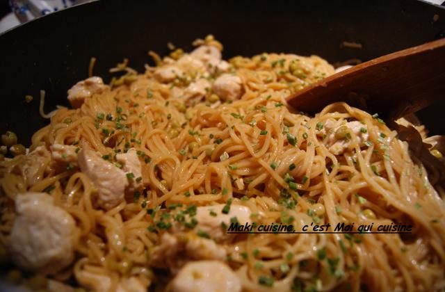 Nouilles sautées au poulet et au gingembre - Photo par Maki cuisine