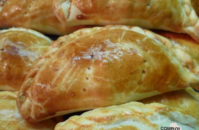 Empanadas de carne (au four) / chaussons argentins à la viande - Photo par complot dans la cuisine