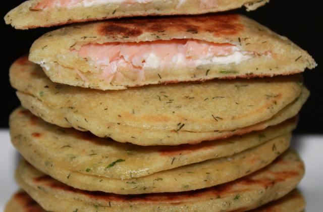 Galettes farcies au saumon fumé et Philadelphia - Photo par chamsaya