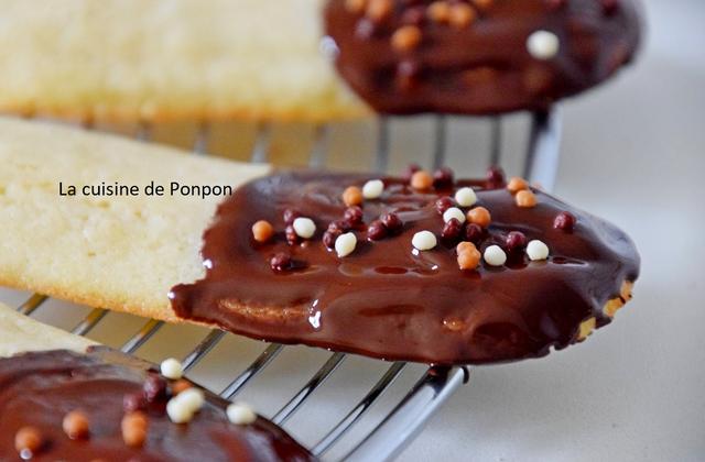 Langue de chat garnie de chocolat - Ponpon