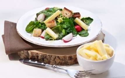 Salade d'épinards avec gruyère AOC - Gruyère AOP suisse