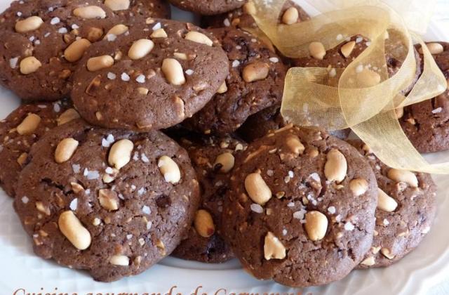 Cookies fleur de sel et ganache de chocolat noir aux cacahuètes - Carmen