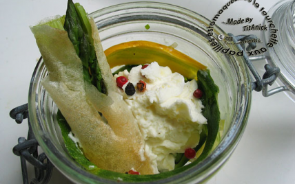 Verrines de languettes courgettes à l'oignon vert et citron, crème de fêta et brick d'asperge au vert d'ail frais - TitAnick