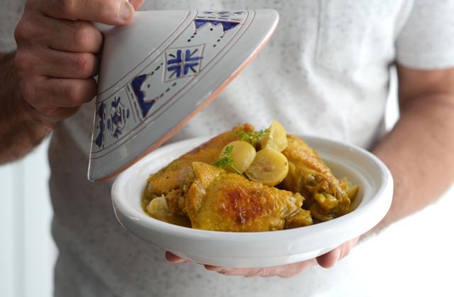 Tajine de poulet au citron confit et au safran - Photo par Nadia Paprikas