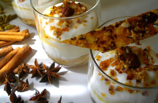 Bagatelle de trifle aux poires épicées, miel et noisettes... - Photo par Katoo_kitchen