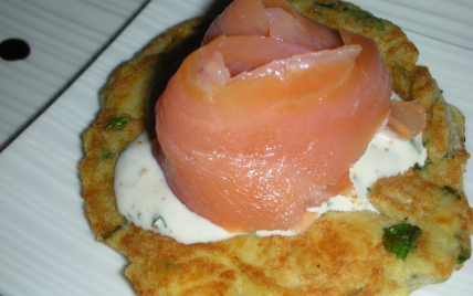 Blinis au saumon fumé pour l'apéritif - Photo par sdussa