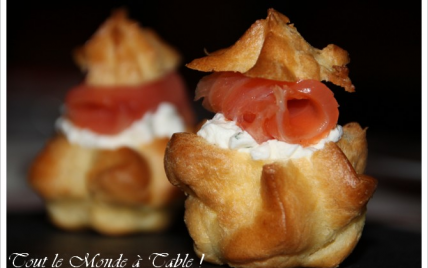 Mini choux fourrés chantilly à l'aneth et saumon fumé - Photo par petitedc