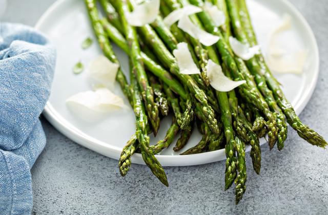 Asperges grillées et parmesan - Photo par 750g