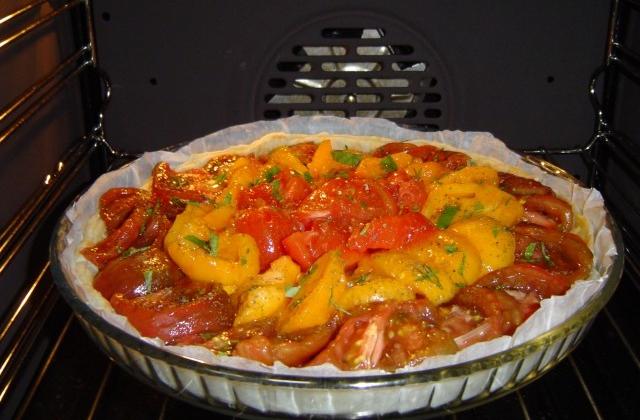 Tarte à la tomate moutardée maison - Photo par passing