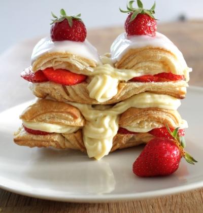 Mille-feuilles fraise / rhubarbe - Photo par chouya