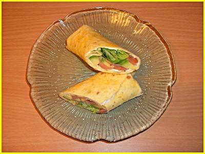 Wraps au saumon fumé, avocat et Carré frais aux baies roses - Photo par Titeratatouille
