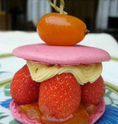 Macaron aux fraises et aux Kumquats confits et sa crème parfumée aux épices - 750g