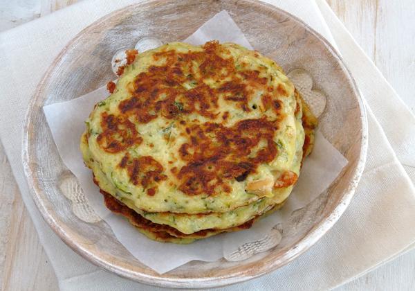 Crêpes de courgettes au fromage de chèvre & pignons - Photo par Carole Alter Gusto